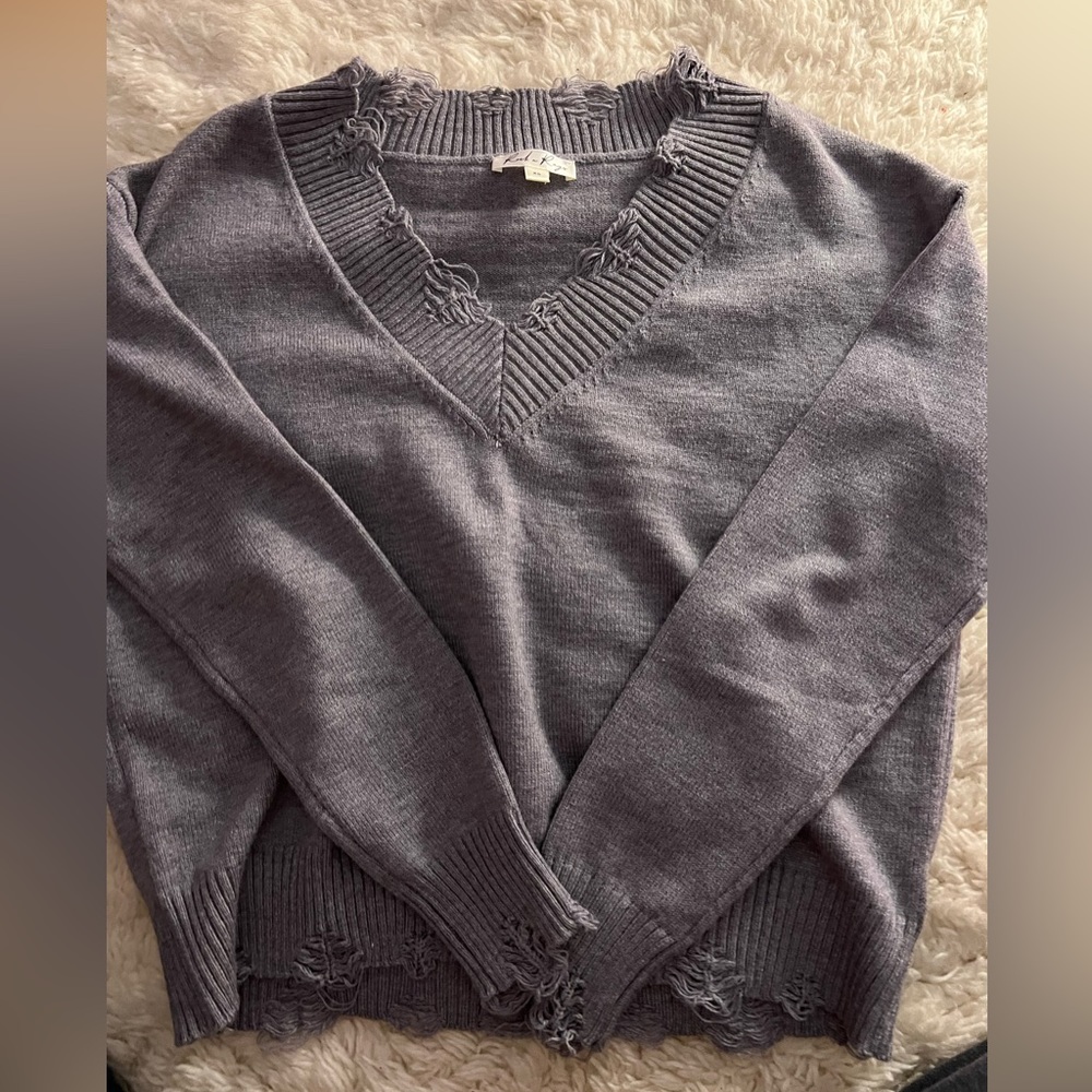 Rock N Rags grey distressed cropped sweater. Size Women’s XS